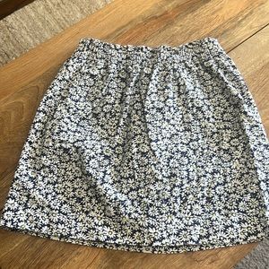Cute J. Crew Factory skirt navy with daisy print, elastic waist